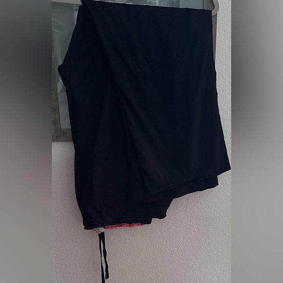 Koi lite Slim Fit Mechanical Stretch Black Women Scrub Pants with Logo - Picture 2 of 3